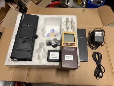 Mitutoyo Surftest SJ-201 Surface Roughness Gauge Profilometer w/ standard + case