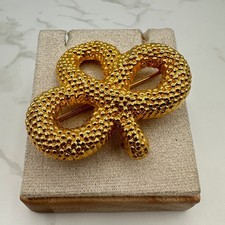 Vintage Motion East Gold-Tone Pretzel Motif Classic Western Retro Belt Buckle