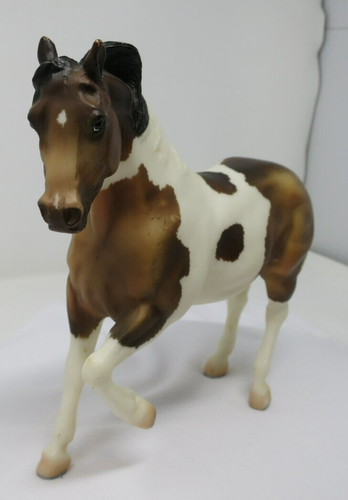 Breyer Traditional Paint Horse Bay Pinto #430019 - 2014 - Picture 2 of 11