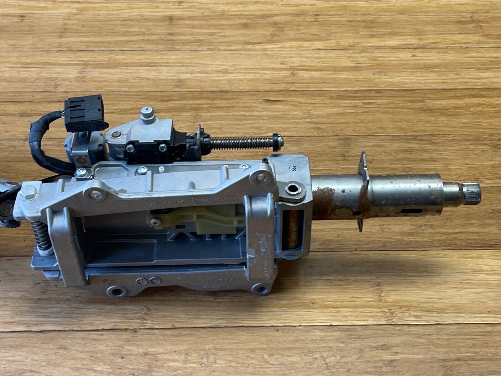 Maserati Ghibli 2014-2024 Steering column