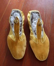 Vintage 1960s Mercury orange/gold velvet slip on shoes size 7-7.5