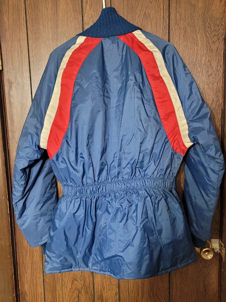复古 Polaris 60 年代 70 年代红色白色和蓝色雪地摩托车夹克外套成人尺寸 L — 第 2/4 张图片