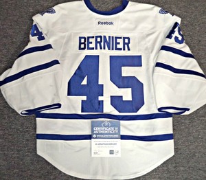jonathan bernier jersey
