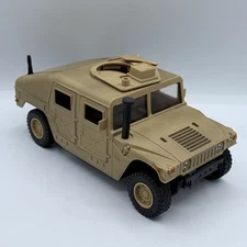 2003 AM General Humvee Desert Paint 1/18 Military Model