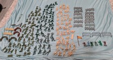 Lot Of Green And Tan Plastic Army Men With Accessories Tanks Tents Fences See  