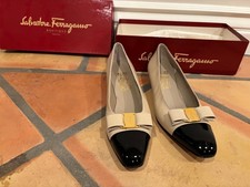 VTG Salvatore Ferragamo Bianca Beige Black Patent Cap Toe Vara Bow Pumps 10 AAAA