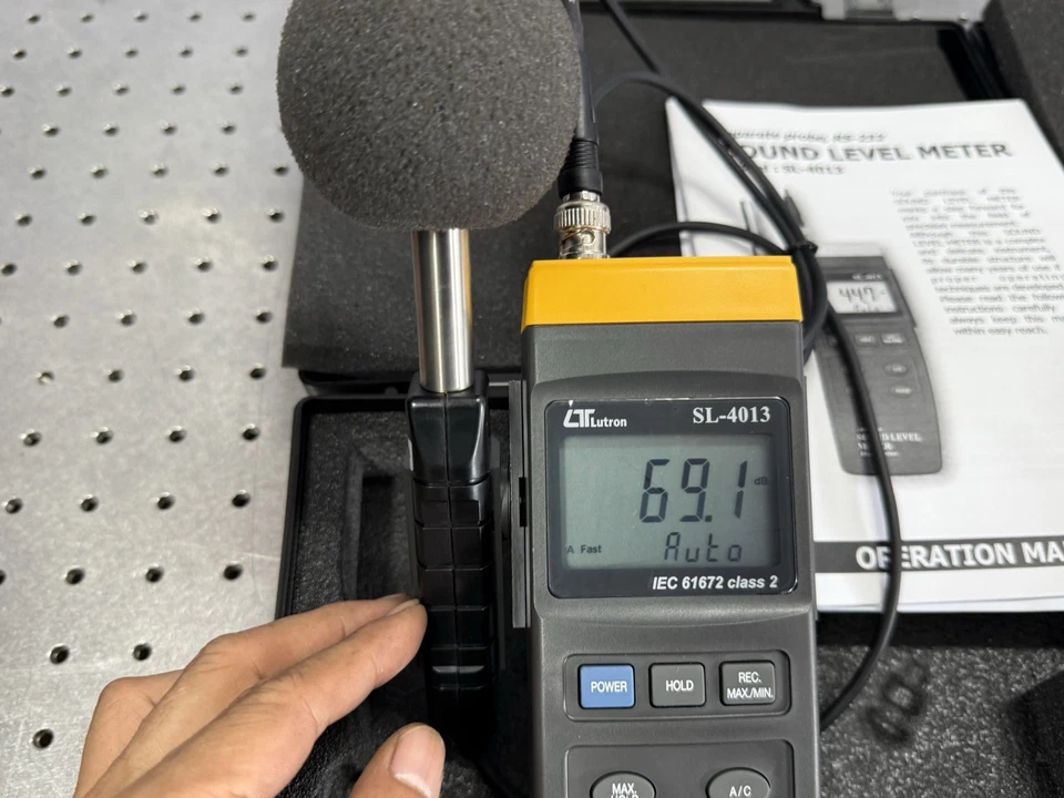 Medidor de nível de som Lutron SL-4013 RS-232 classe 2 – Lote de 2 com estojo manual Taiwan - Imagem 3 de 4