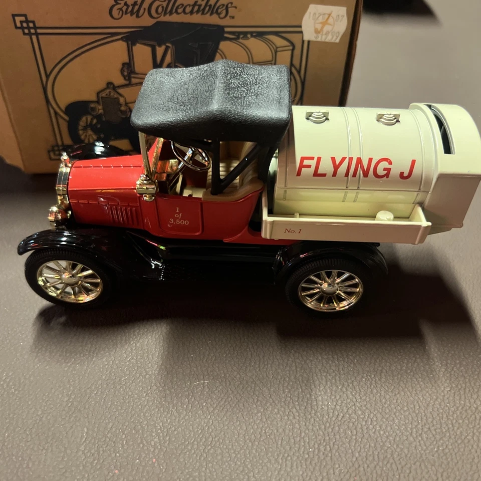 ERTL 1918 FORD CAMIÓN CISTERNA BANCO DE PUBLICIDAD "FLYING J" ESCALA 1/25 Foto 2 de 4