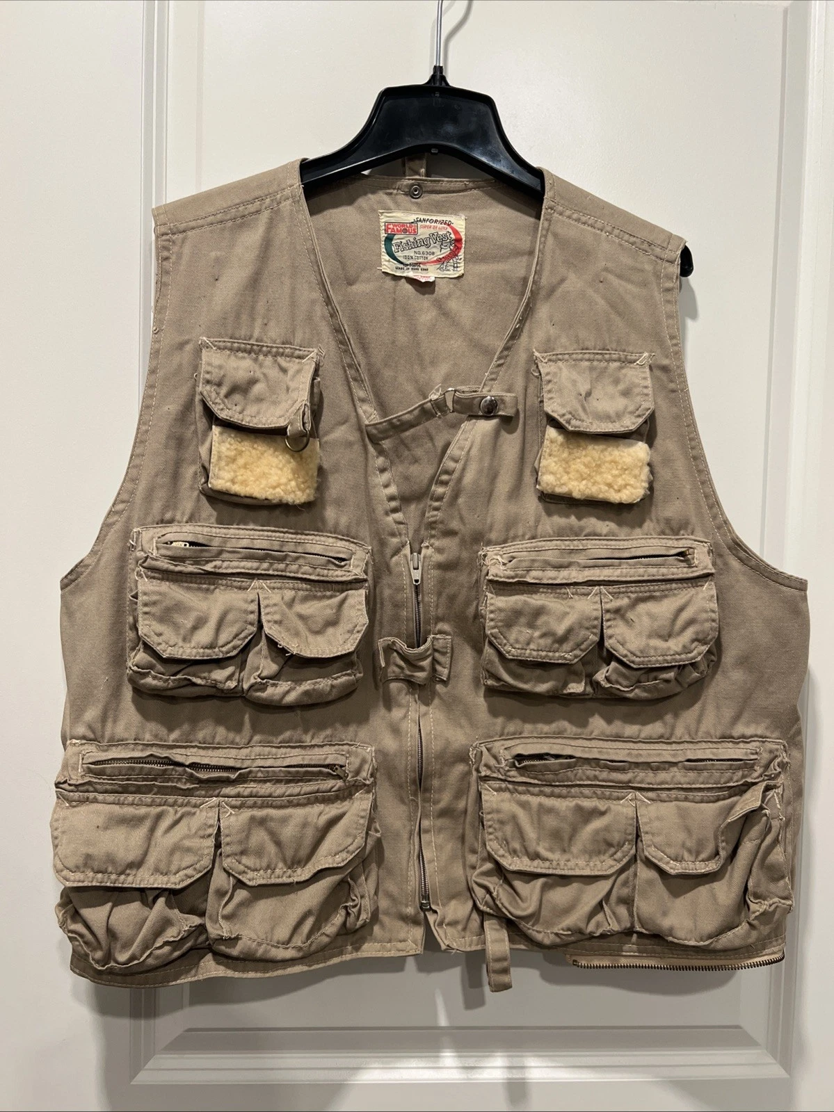 Worlds Famous Fishing Vest Khakis Large