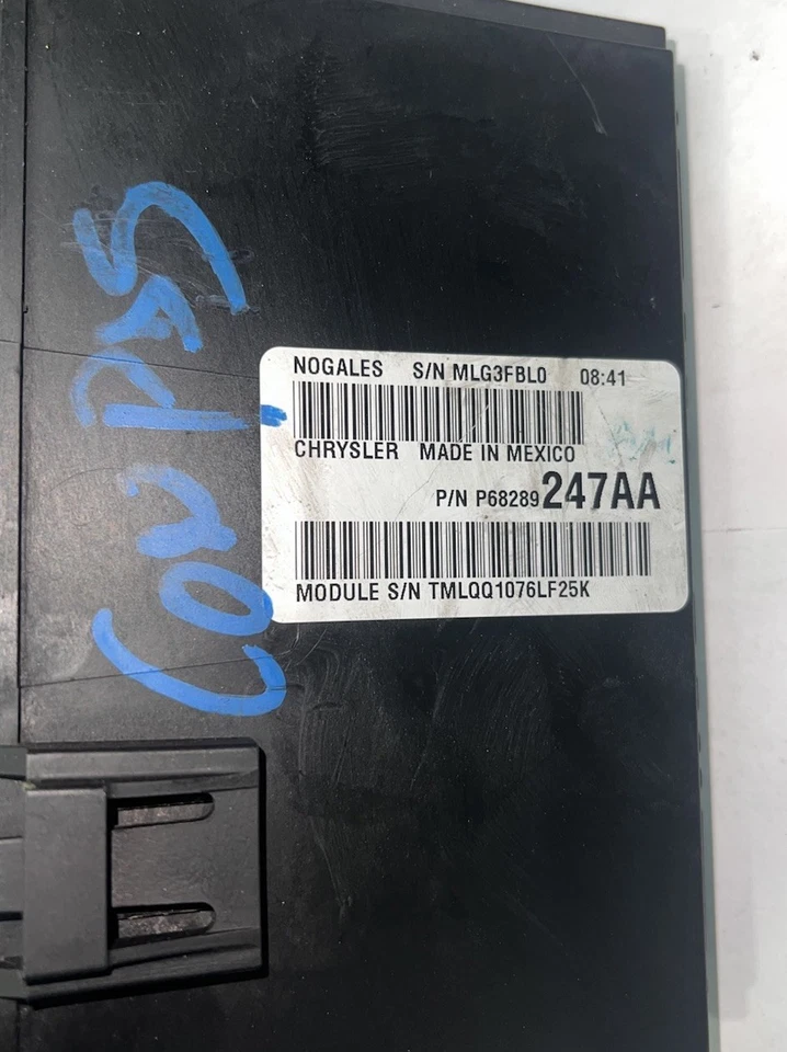 2016-2017 Jeep Compass Patriot Power Module Fuse Box P68289247AA - Image 2 of 3