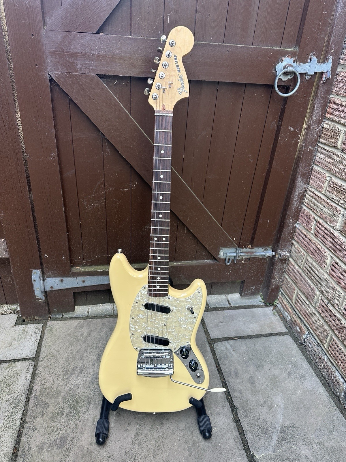Fender American Performer Mustang Vintage White In Mint Condition