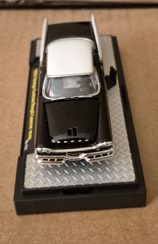 M2 Machines Auto-Lift 1957 Dodge Custom Royal Lancer D500, 10-22, 1:64 Scale - Picture 4 of 4