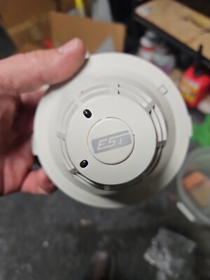 EST SIGA-PS EDWARDS INTELLIGENT PHOTOELECTRIC SMOKE DETECTOR w/ SIGA-SB4 BASE
