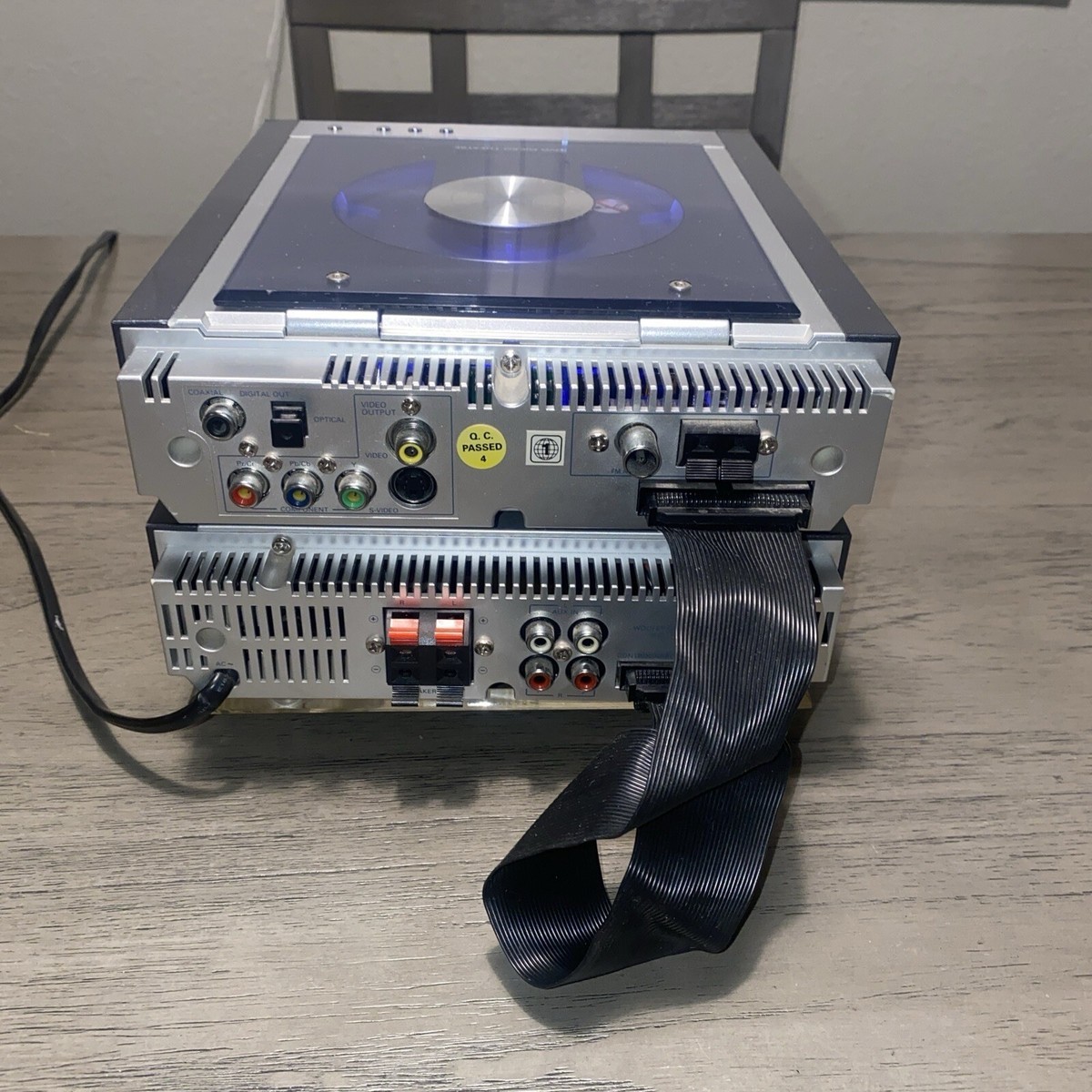 Philips MCD-703 Amp DVD Player Remote For Parts Or Repair Read