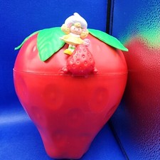 Vintage Strawberry Shortcake Original Strawberry Carrying Case and figure 