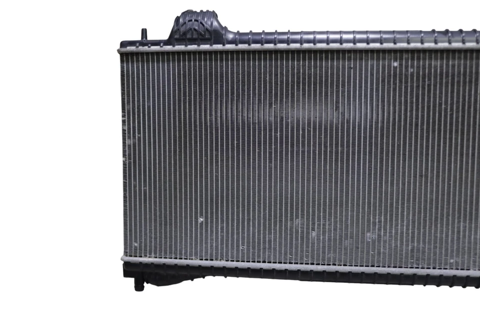 Conjunto de radiador de motor delantero Jaguar XE 2017 2018 2019 2020 OEM Foto 4 de 4