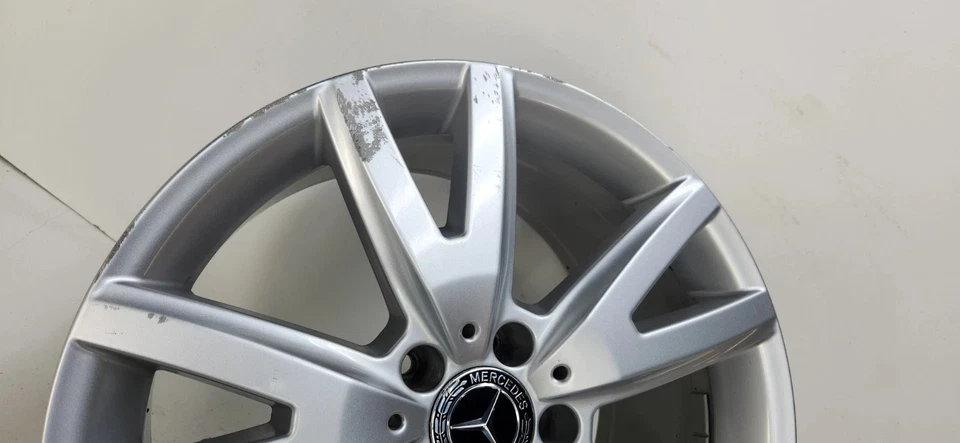 Llanta trasera Mercedes Benz CLS550 AMG 2012-2018 18x9,5 5 radios dobles con tapa OEM Foto 4 de 4