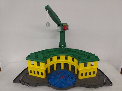 Train RoundhouseTurntable Building Vintage Toy