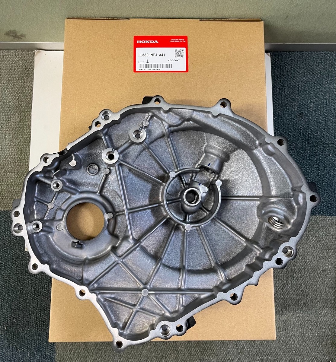 HONDA NEW GENUINE OEM RIGHT CRANKCASE COVER 2009-2023 CBR600RR