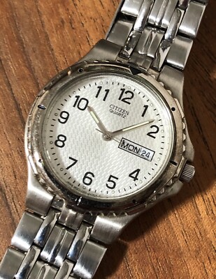 CITIZEN Men s Dress Watch Silver Tone 37mm 1102 Stainless Day/Date New Battery