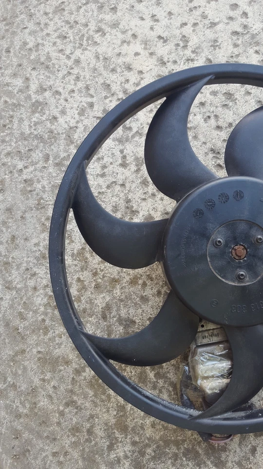 2004-2010 VW VOLKSWAGEN TOUAREG RIGHT PASSENGER RADIATOR COOLING FAN OEM DJ1268 - Image 2 of 4