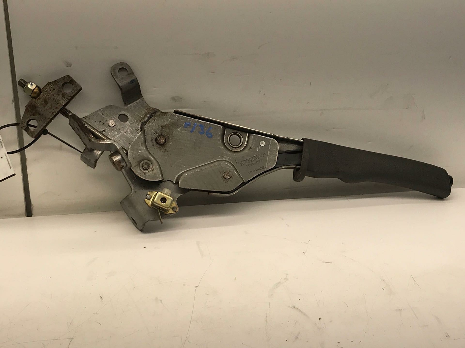 2001 VOLVO 40 SERIES S40 Emergency Hand Parking Brake Handle Lever OEM