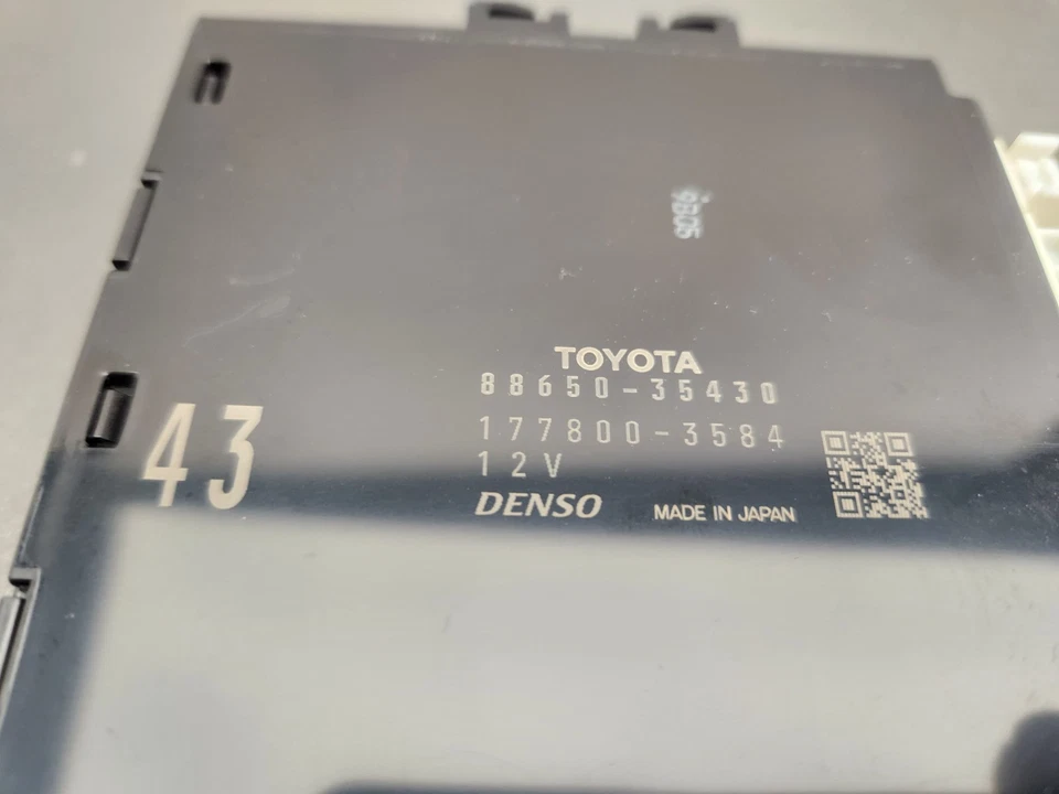 2014 - 2019 TOYOTA 4RUNNER TEMPERATURE BLOWER MOTOR CONTROL MODULE 88650-35430 - Image 3 of 4
