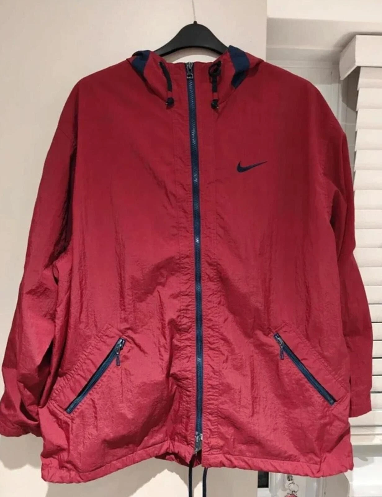Vintage Nike red/burgundy hooded Windbreaker jacket 90s coat - Size medium