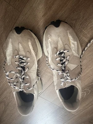 New Balance 327