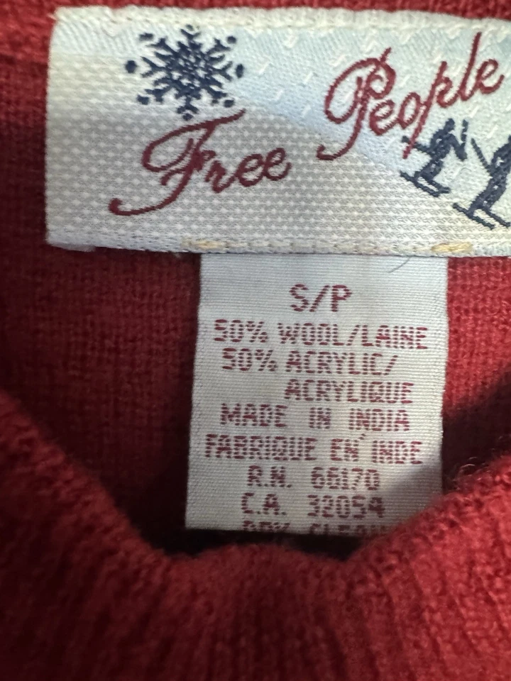 Vintage RARE Y2K Free People Mid-1990s red sweater gold stars on sleeves Size S - Image 3 of 4