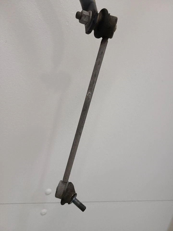 16 2016 17 2017 18 2018 19 2019 20 21 22 Jeep CHEROKEE Stabilizer Bar Front FWD Foto 3 de 4