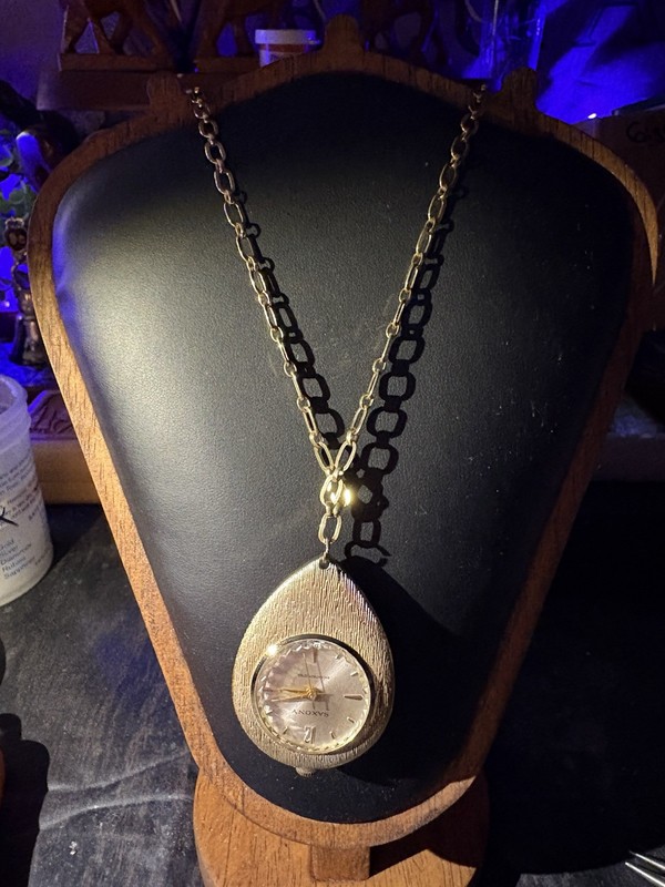 Vintage Saxony Swiss Made Teardrop Pendant Watch Necklace