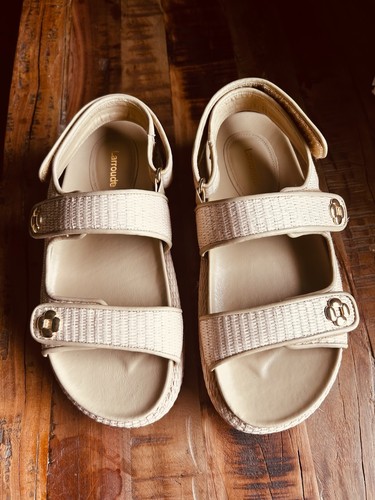 Larroude Women's Raffia Platform Sandal Beige Hook & Loop Adjustable US 6.5