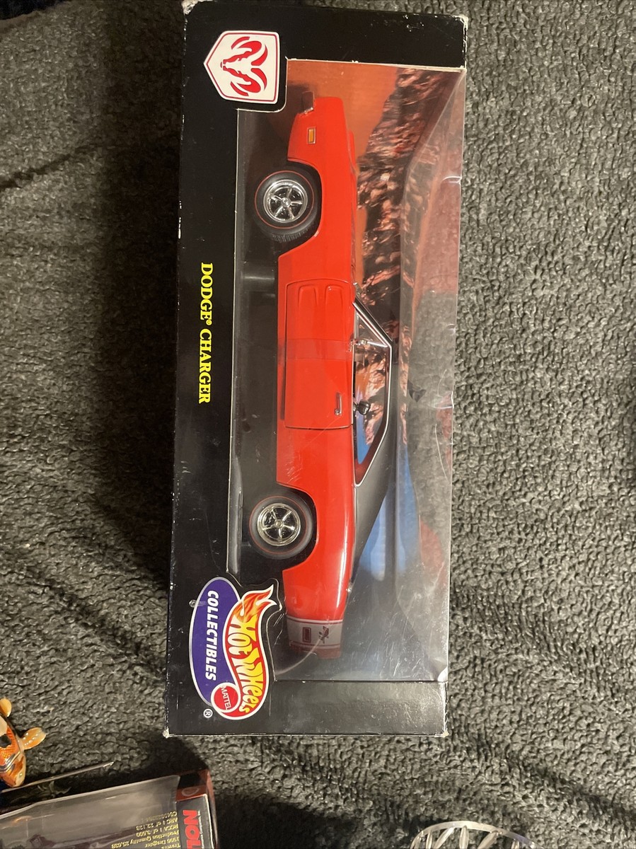 HOTWHEELS 69’ DODGE CHARGER 1:18 1969 Dodge Charger R/T 1:18 Scale Diecast Model Car Hot