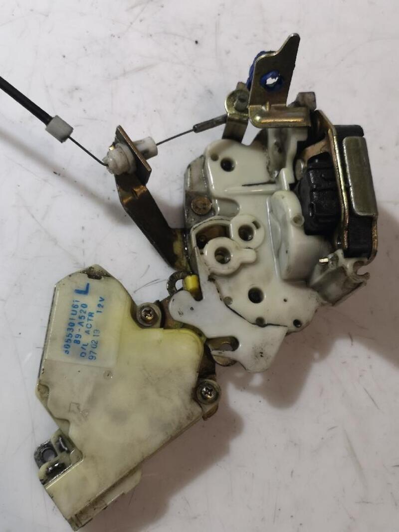 タケ 80553301061 rear door lock rh 246617 for NISSAN TERRANO