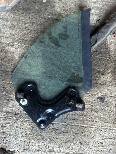 96-99 MITSUBISHI ECLIPSE SPYDER 2G LH REAR QUARTER WINDOW GLASS W/ FRAME - Picture 2 of 2