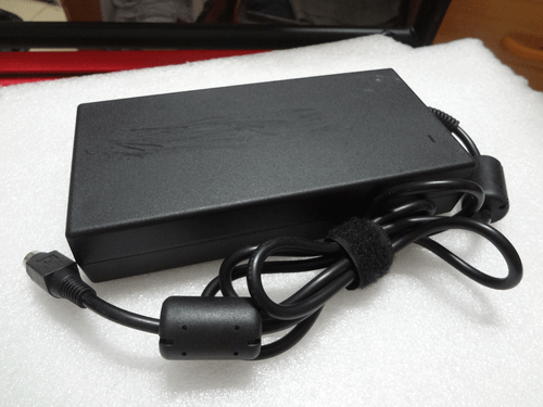 Für MSI Trident 3 10SA-001US GTX1650 230W Delta 19,5V 11,8A ADP-230EB T-Kabel OEM - Bild 3 von 5