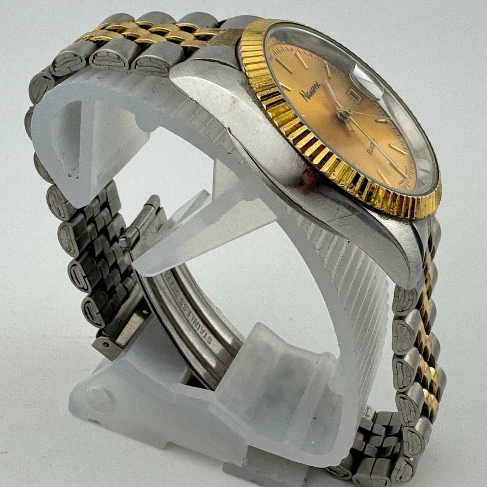 De Colección Reloj Navarra Cuarzo Hombre Doble Tono Bisel Acanalado Fecha Analógico Nueva Batería 7.5" Foto 3 de 4