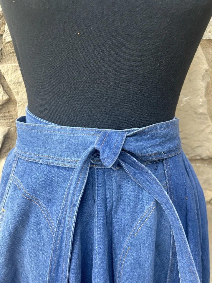 Falda Bandana Denim Occidental De Colección Pequeña Azul Rojo Envolvente Pañuelo Dobladillo Foto 2 de 4