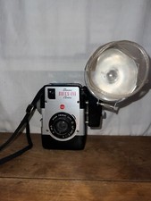 VINTAGE Kodak Brownie: Bulls-Eye Camera With FlashHolder