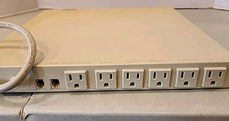 Tripp Lite Isobar Touch Master Plus MT-6+ 6 Outlet 10 ft Power Cord. Works - Image 3 of 4