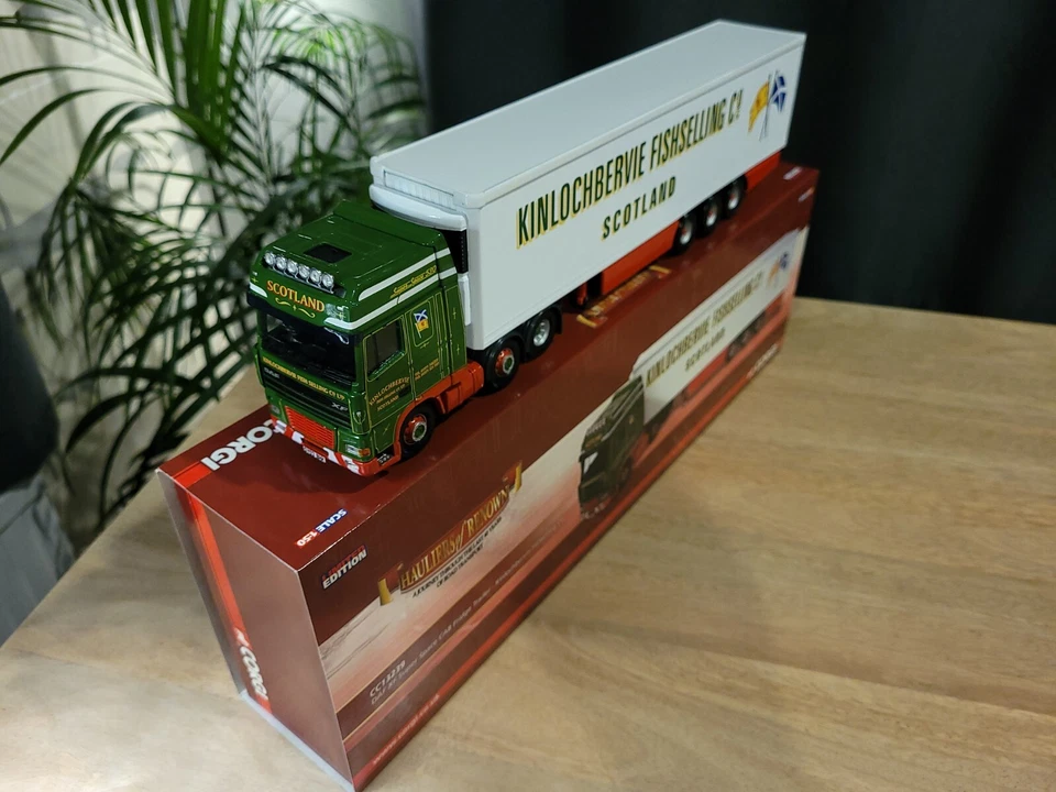 Corgi CC13239 DAF XF 530 SSC KInlochbervie Fishselling Co. Fridge Trailer New - Image 4 of 4
