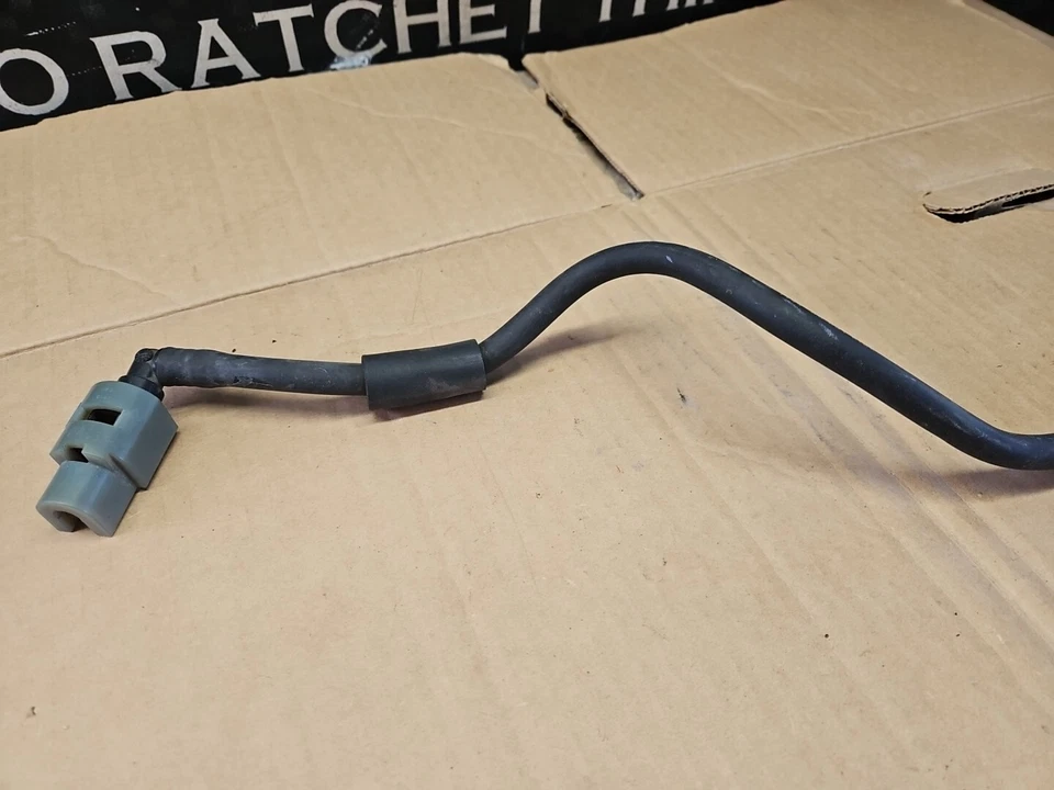 08-19 Nissan 370z Infiniti G37 VQ37VHR Conjunto Amortiguador de Presión de Combustible 22675-JK20B Foto 4 de 4