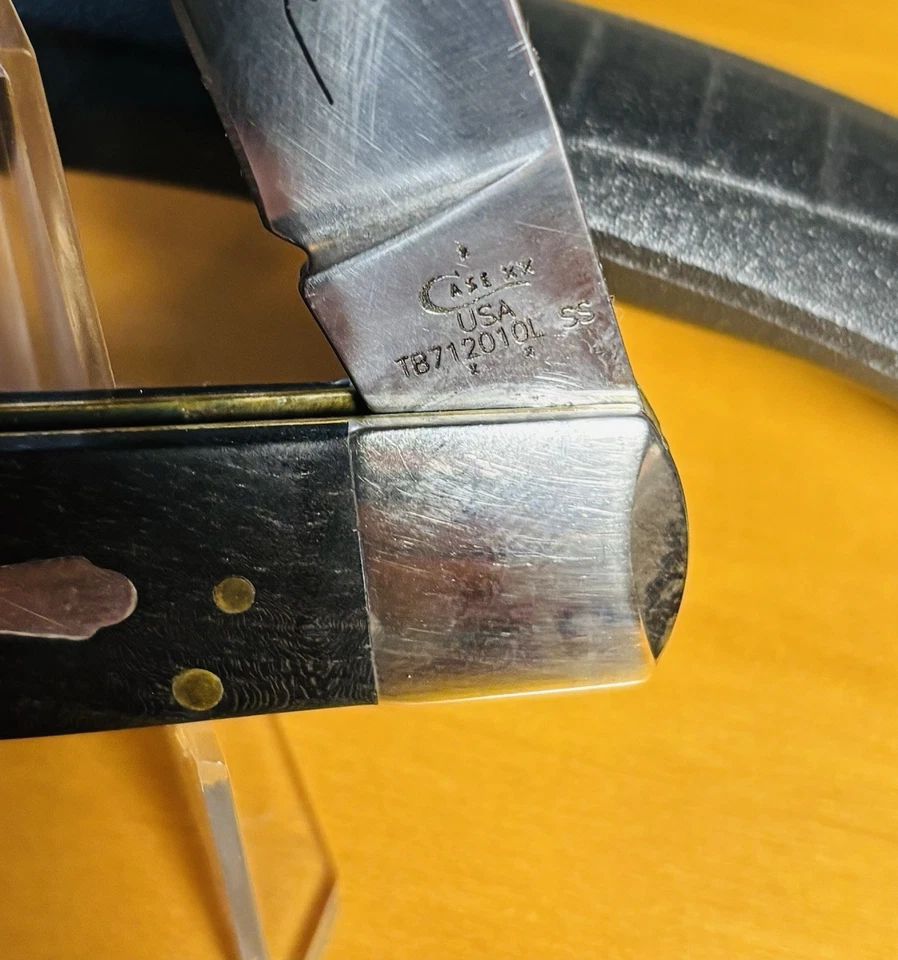 Estuche Tony Bose Tribal Lock. 2017. Manijas de ébano. En su caja original. Foto 2 de 4