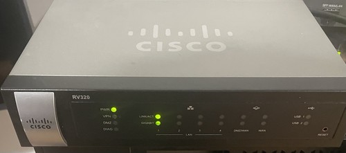 Cisco RV320 4-Port Gigabit Dual Wan VPN Security Router - Tested And Working