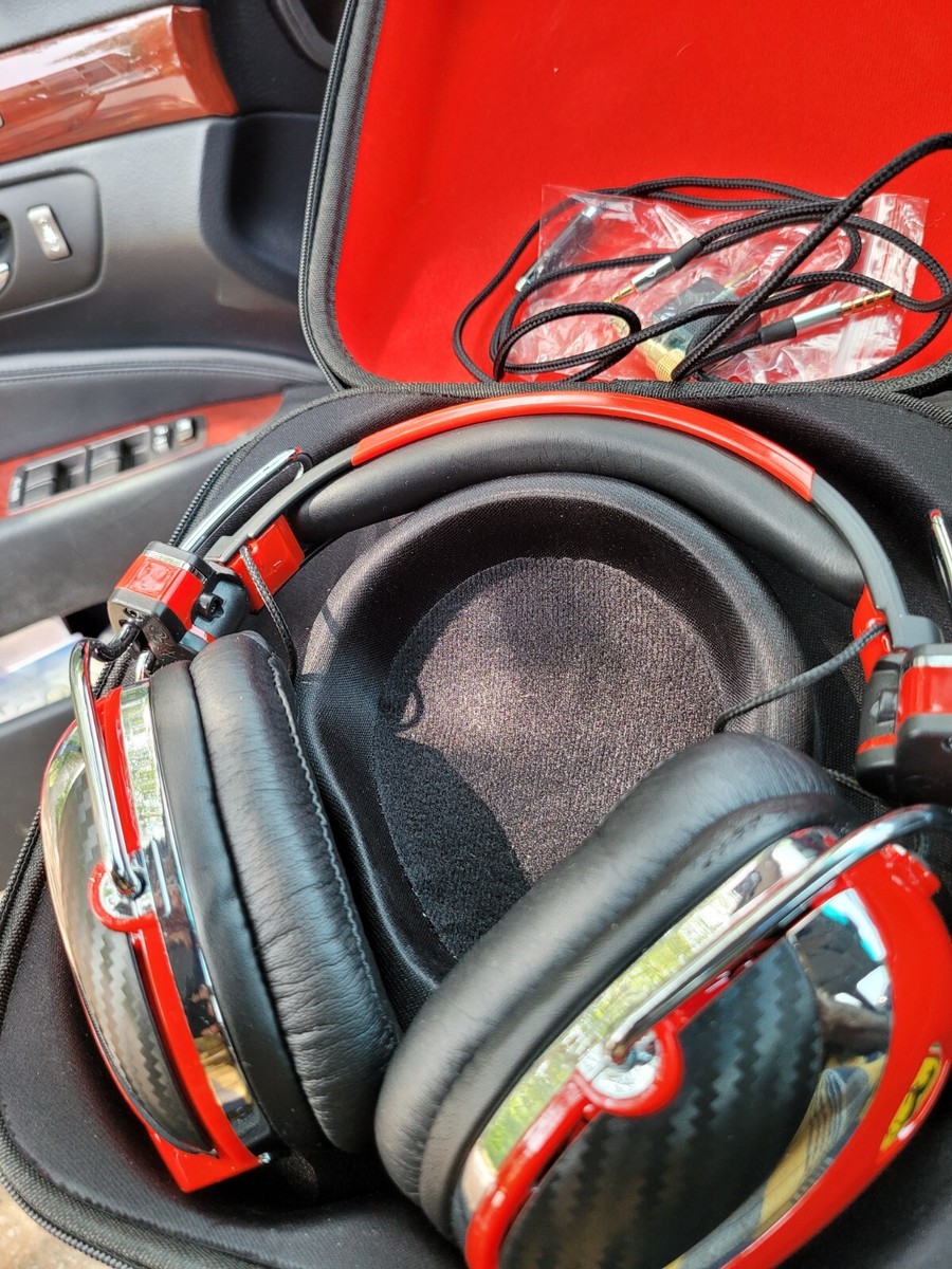Ferrari Wired Headphones w/box P200 logic3 in great condition