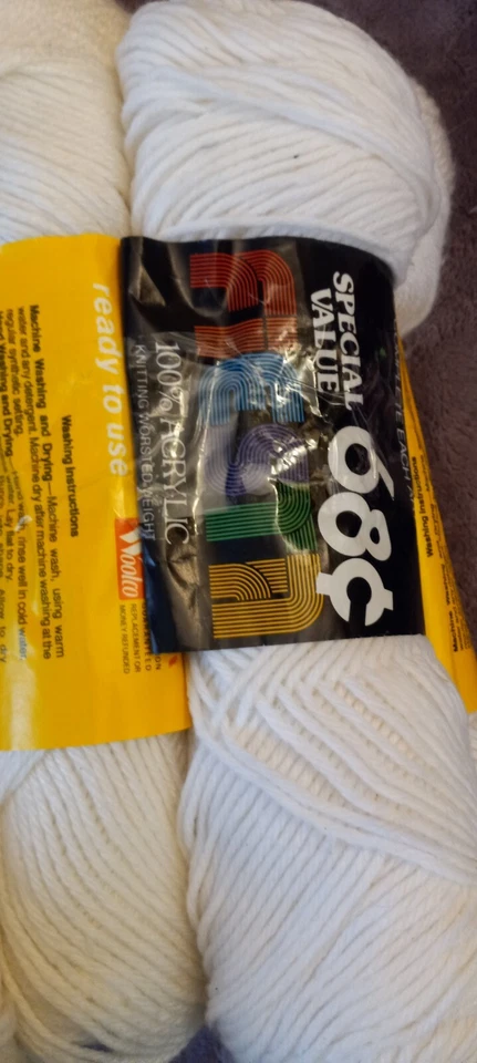 Mixed Lot Of 20 White Yarn Woolworth,Miracle Match Fiesta Skien Vintage - Image 4 of 4