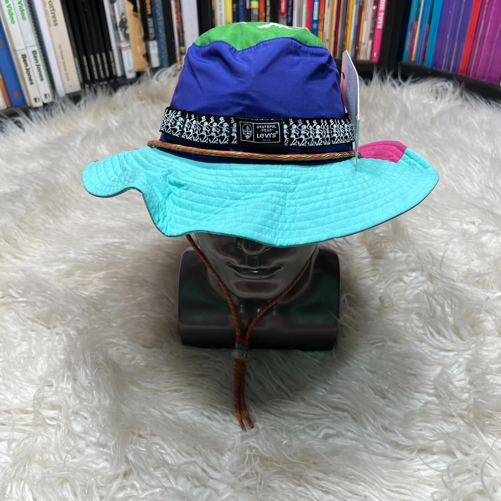 LEVIS X GRATEFUL DEAD BEARS BUCKET HAT SIZE MEDIUM 58CM / 23IN