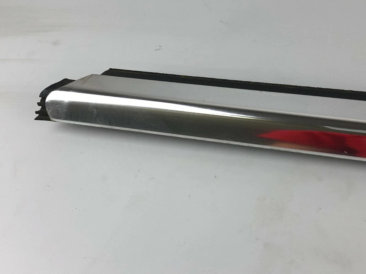 Mercedes Benz E207 Front Left Side Moudling Trim Unit 