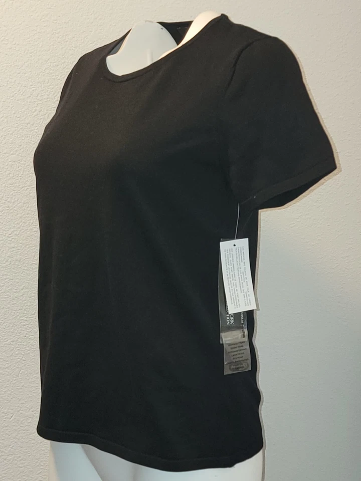 Camisa feminina Jones New York tamanho M preta de algodão manga curta - Imagem 2 de 4